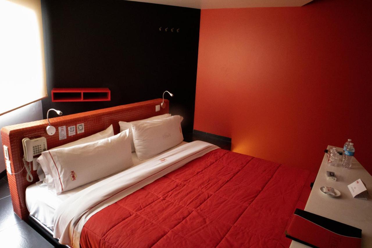 Love Hotel Kron เม็กซิโกซิตี้ ภายนอก รูปภาพ