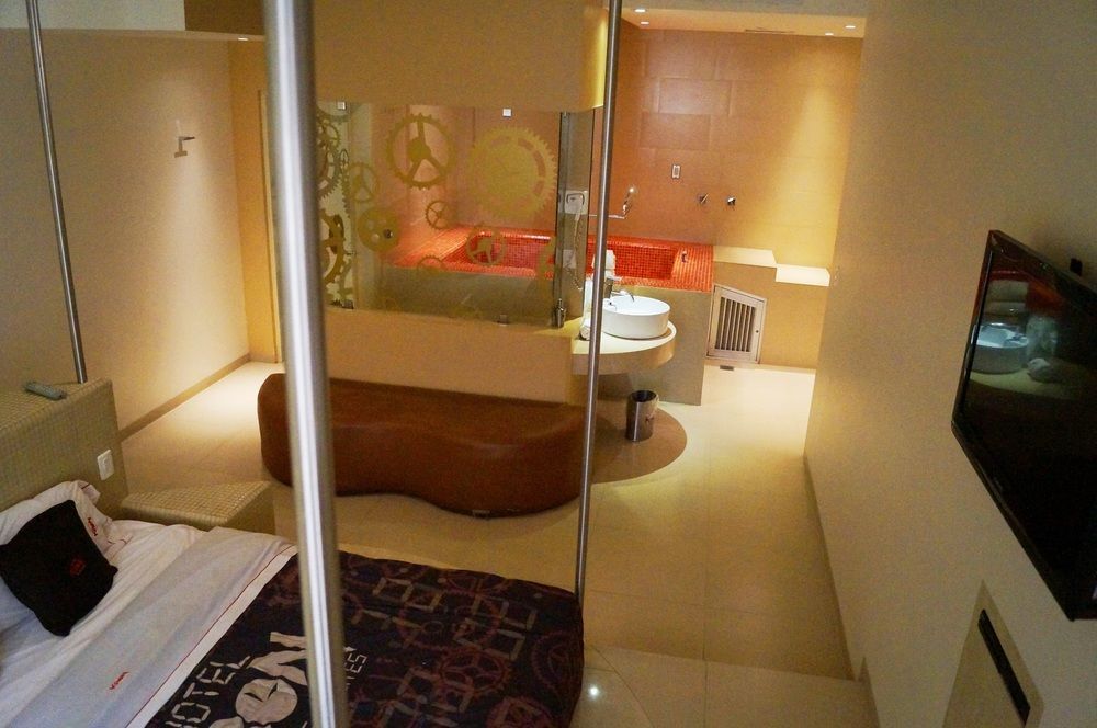 Love Hotel Kron เม็กซิโกซิตี้ ภายนอก รูปภาพ