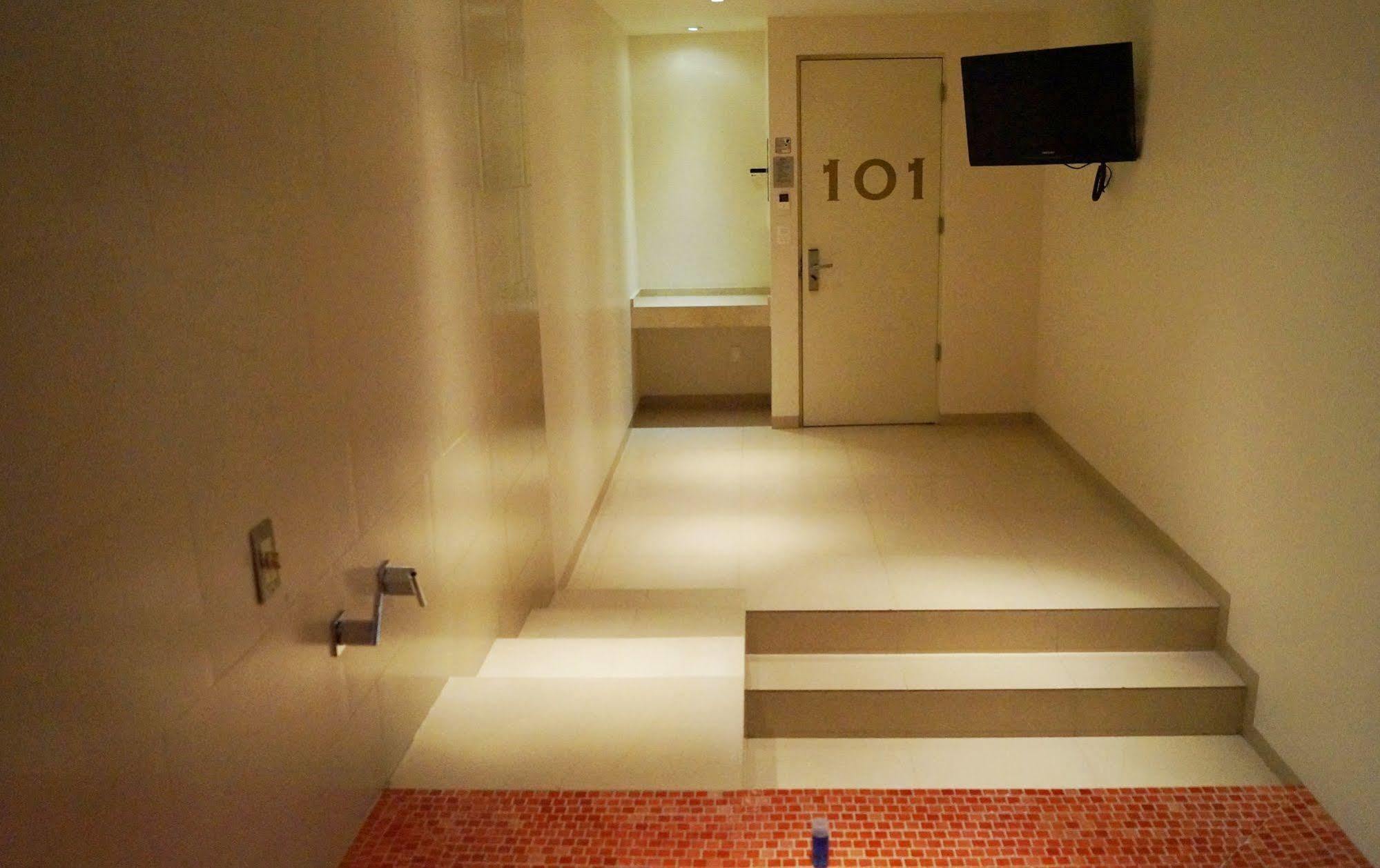 Love Hotel Kron เม็กซิโกซิตี้ ภายนอก รูปภาพ