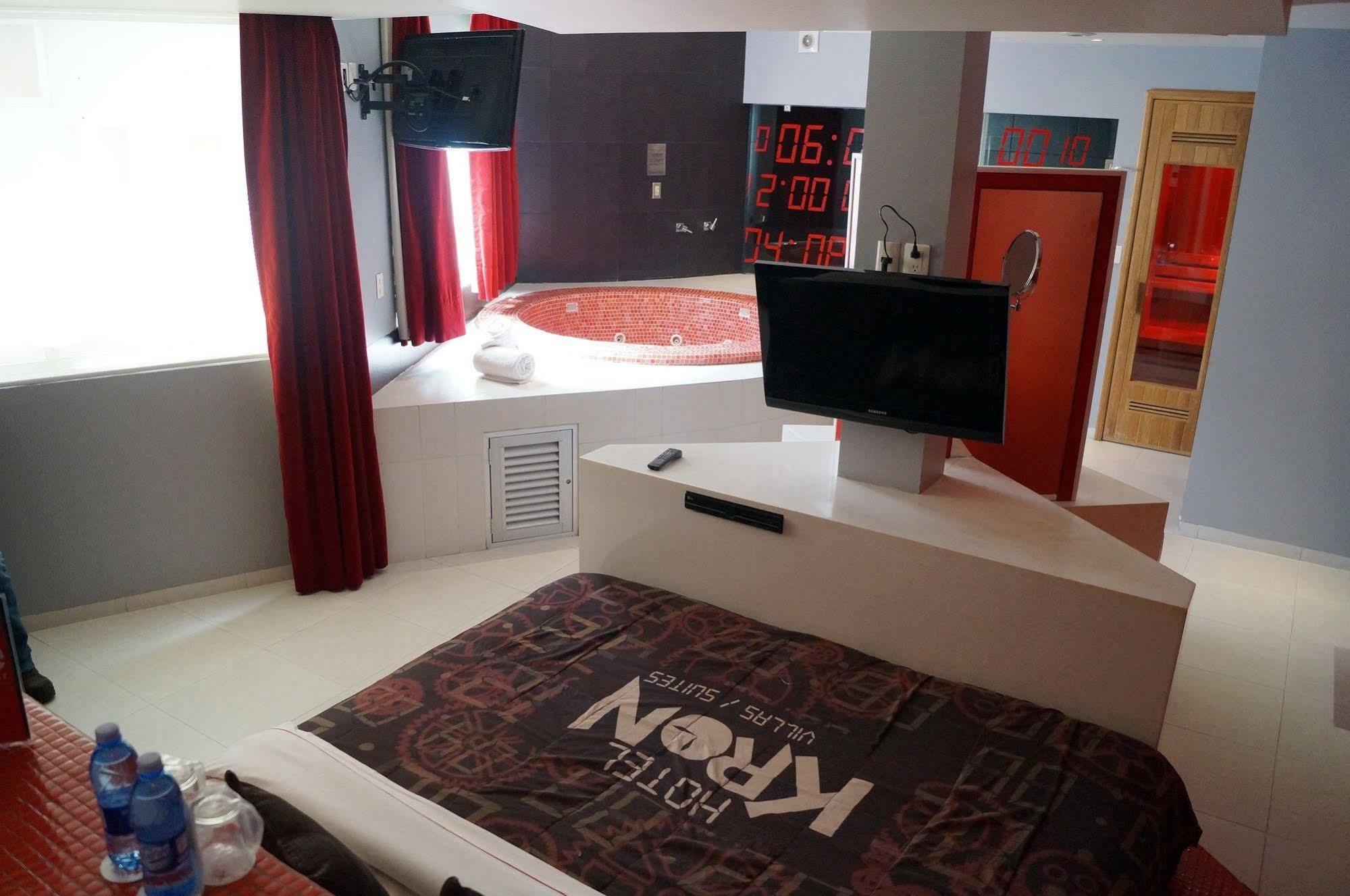 Love Hotel Kron เม็กซิโกซิตี้ ภายนอก รูปภาพ