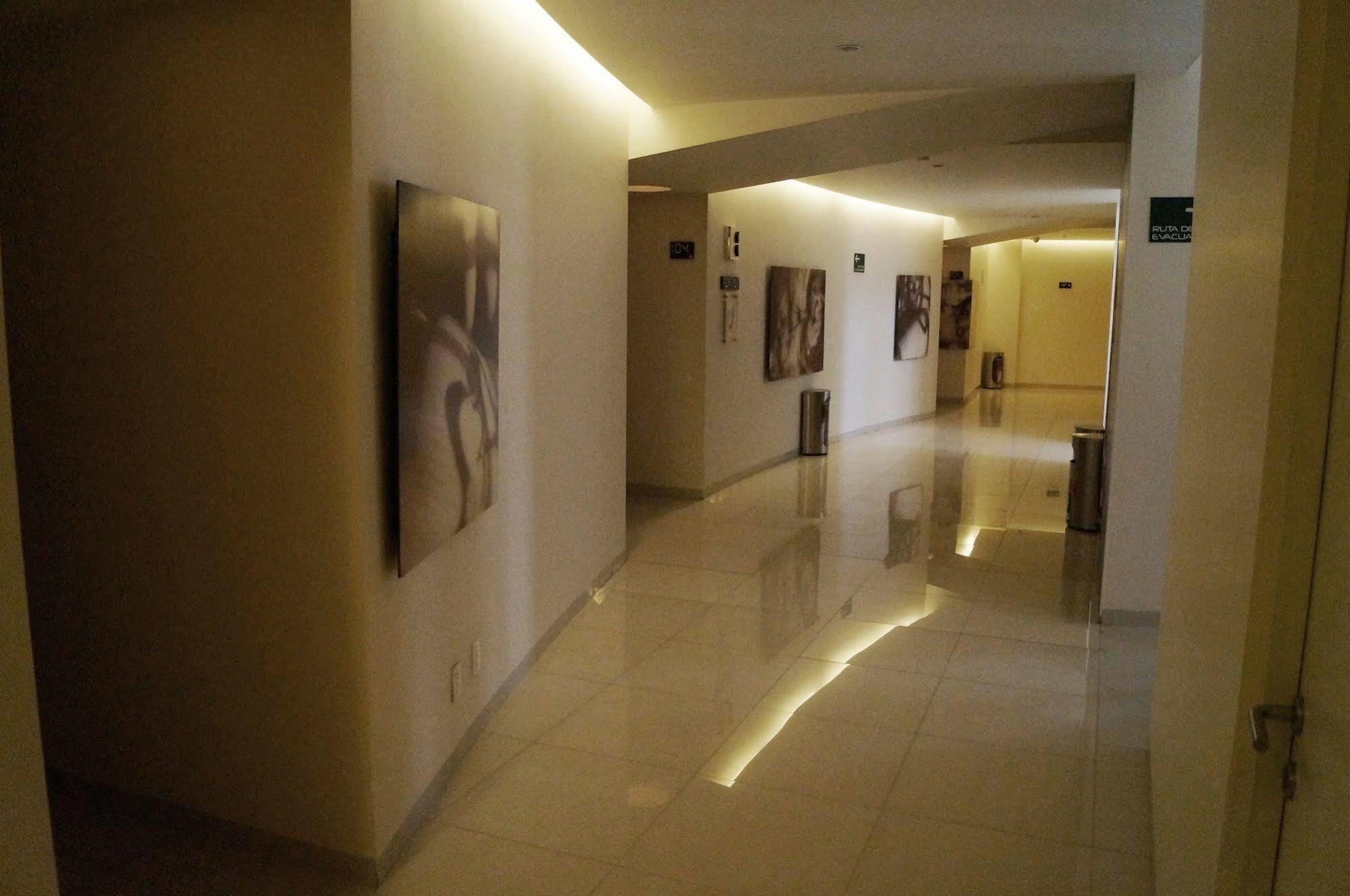 Love Hotel Kron เม็กซิโกซิตี้ ภายนอก รูปภาพ